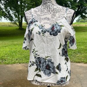 SHEIN White and floral Blouse size XS